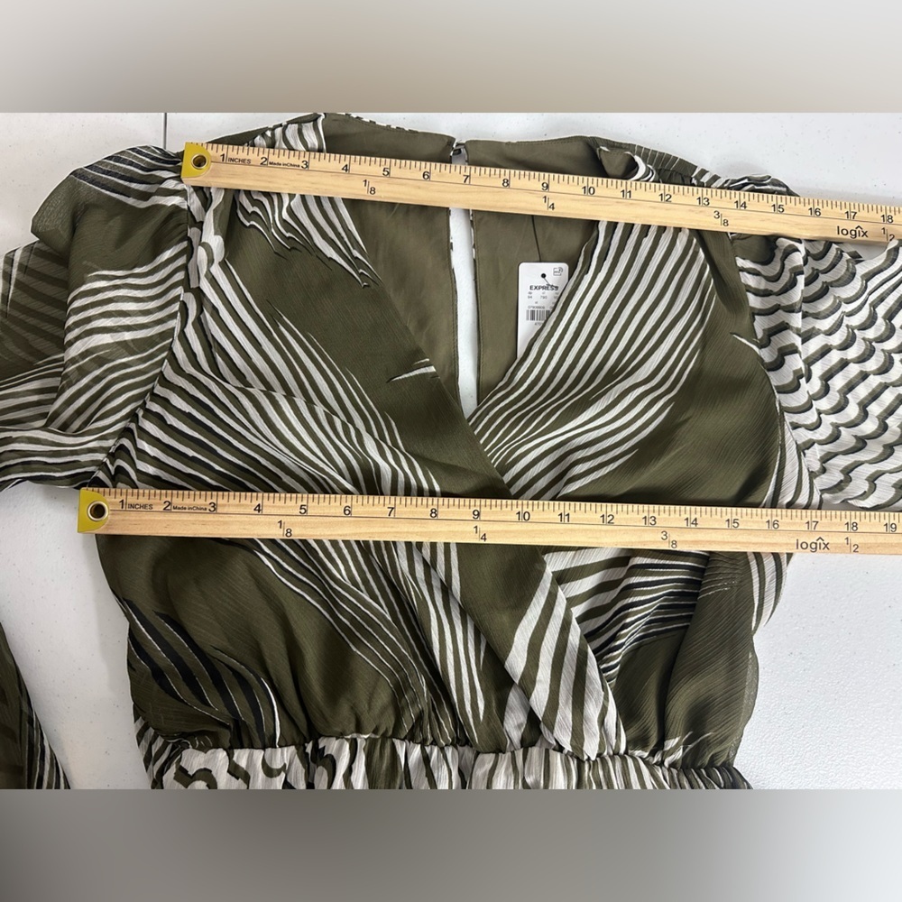 NWT Express Faux Wrap Romper Sz S Balloon Sleeves Ruffle Layered Tropical - Picture 11 of 12